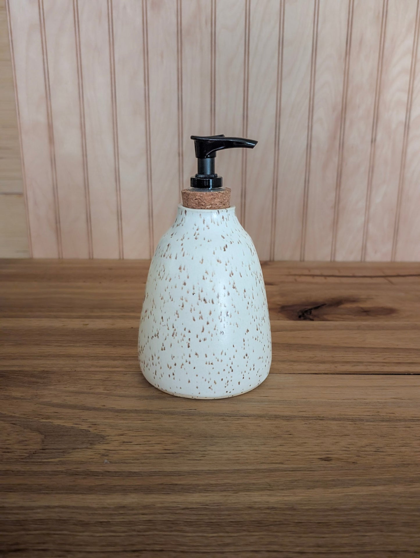 mistletoe bottleneck dispenser