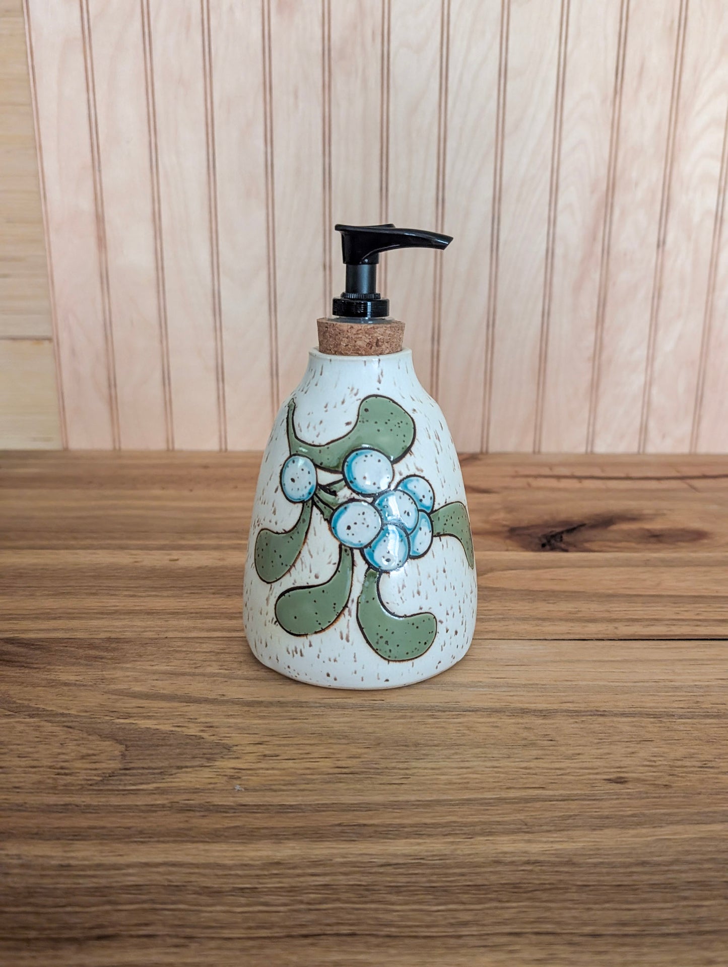 mistletoe bottleneck dispenser