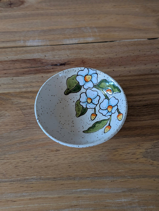 small trinket dish- flowers