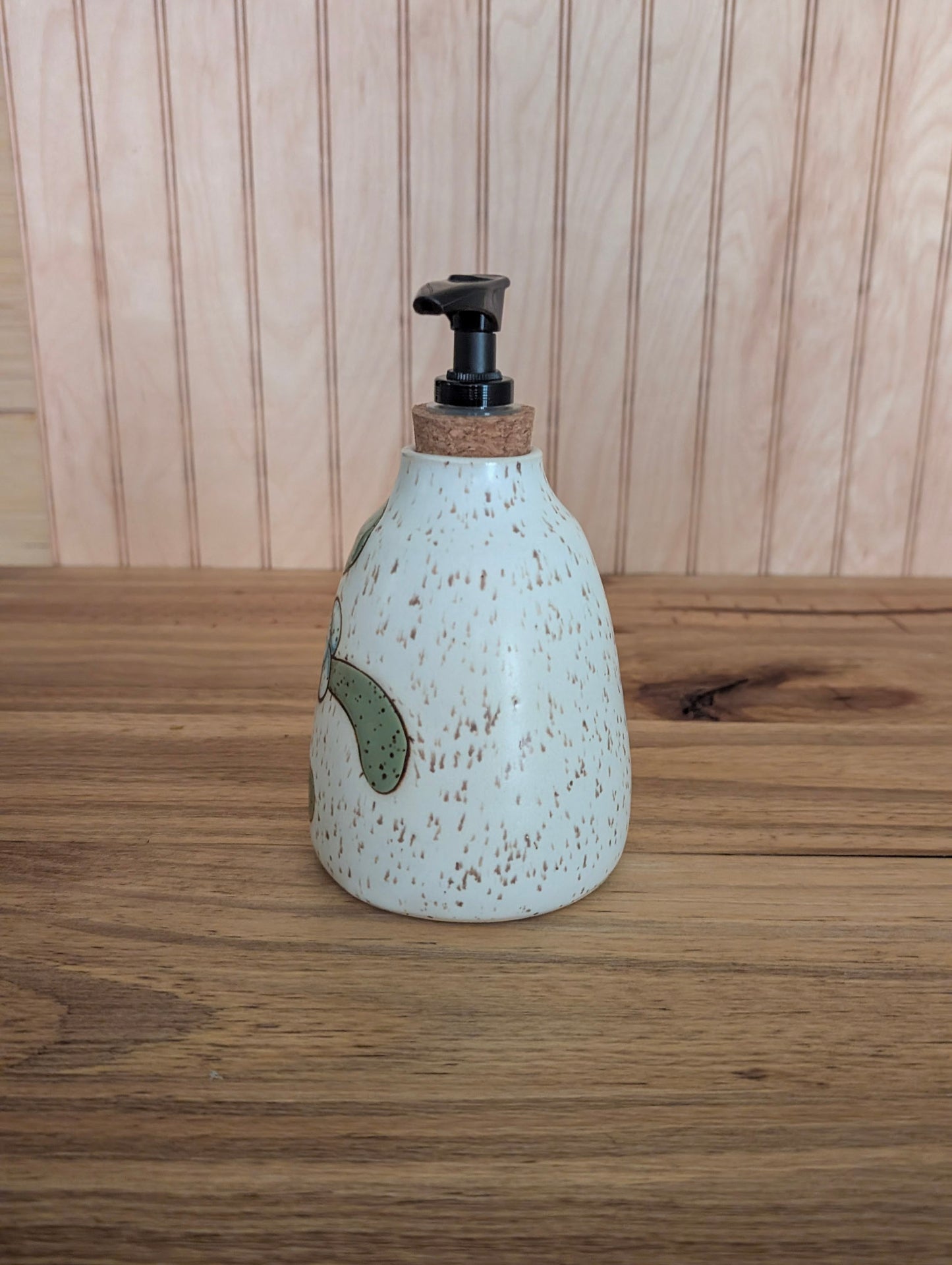 mistletoe bottleneck dispenser