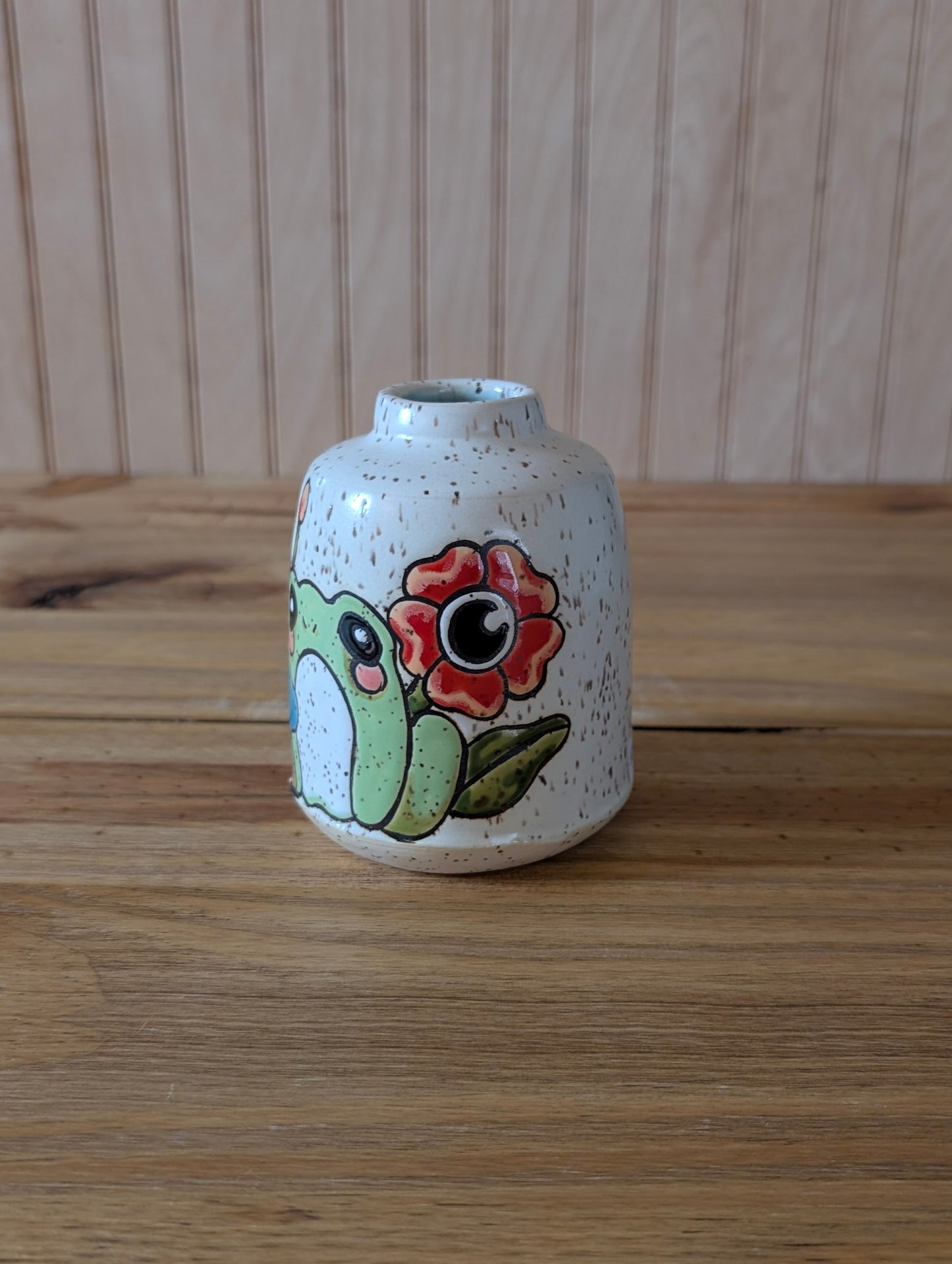 frog bottleneck dispenser