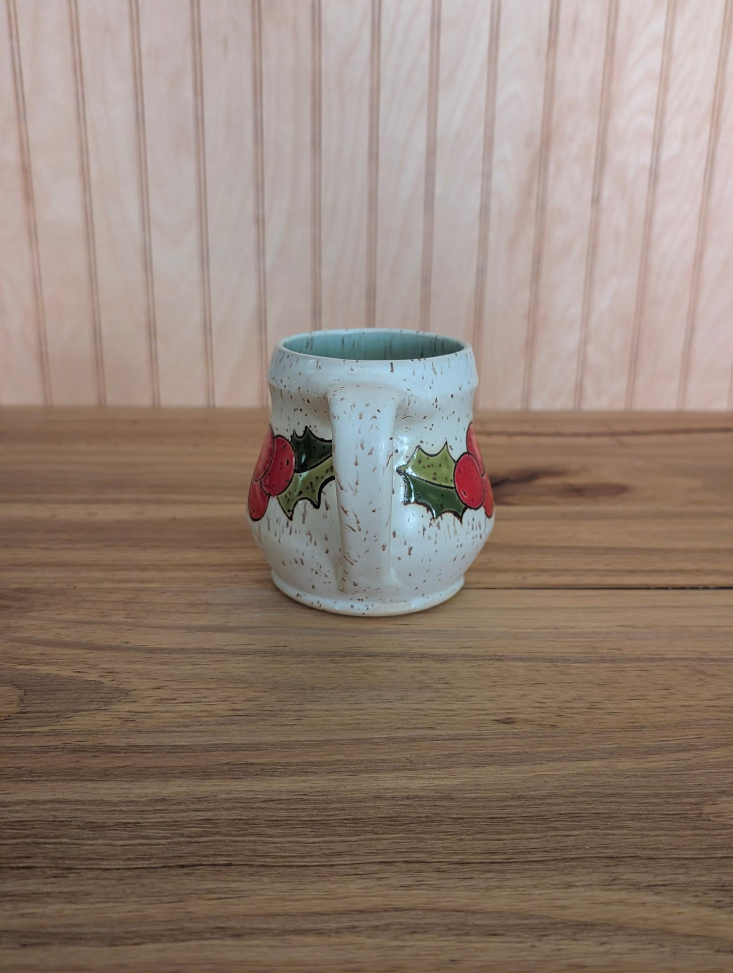 holly mug ribbed 2