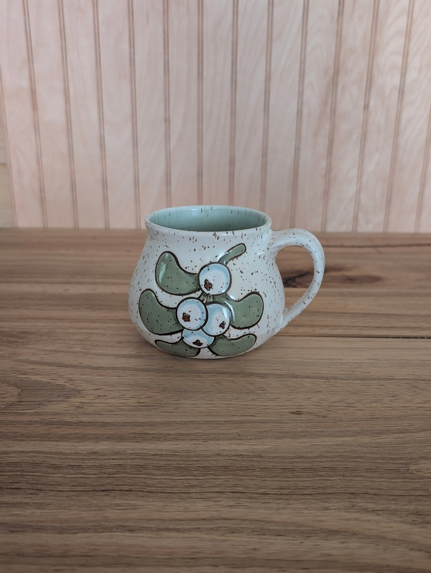 mistletoe mug shortie