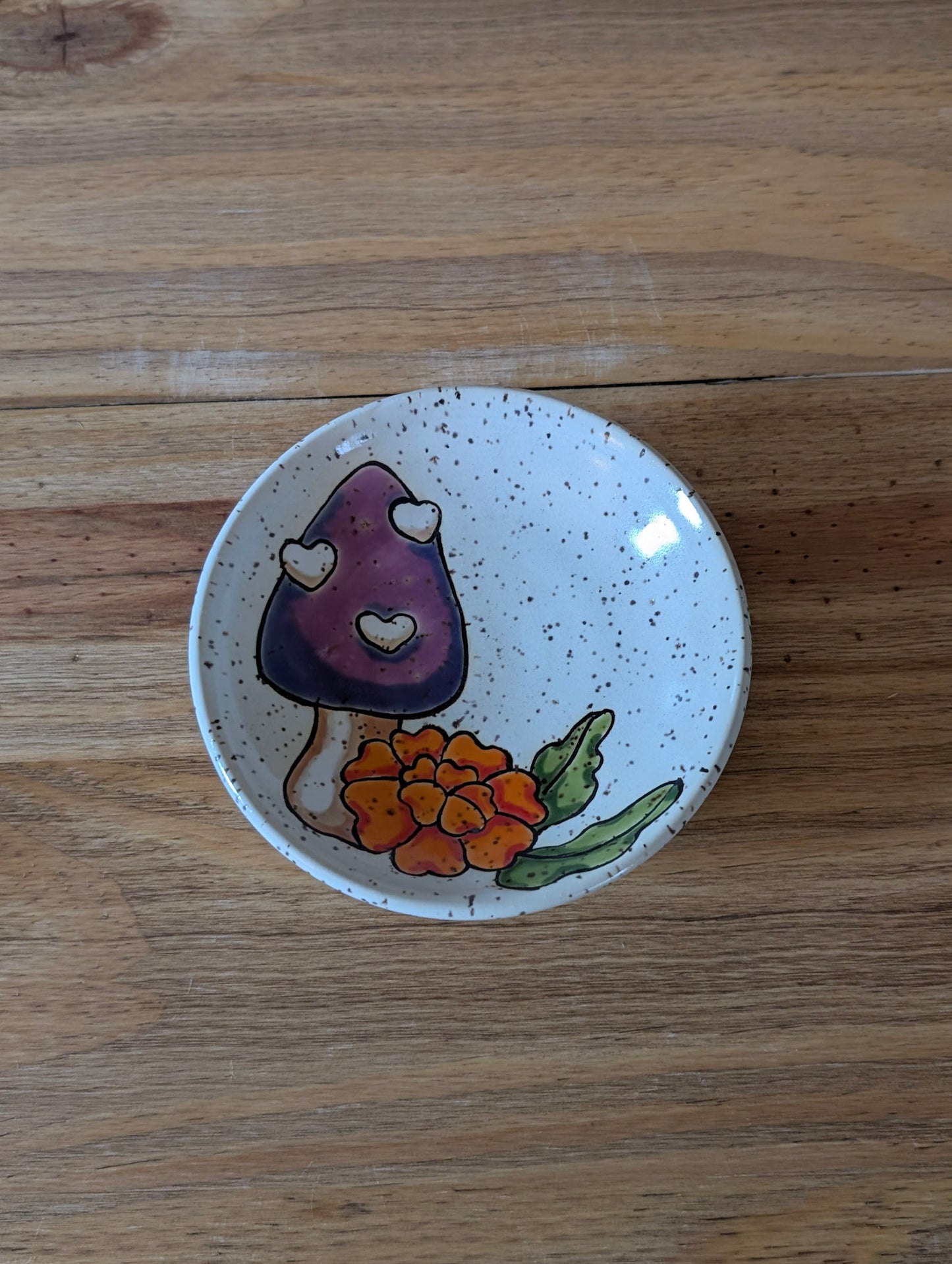 small trinket dish- mushroom flower